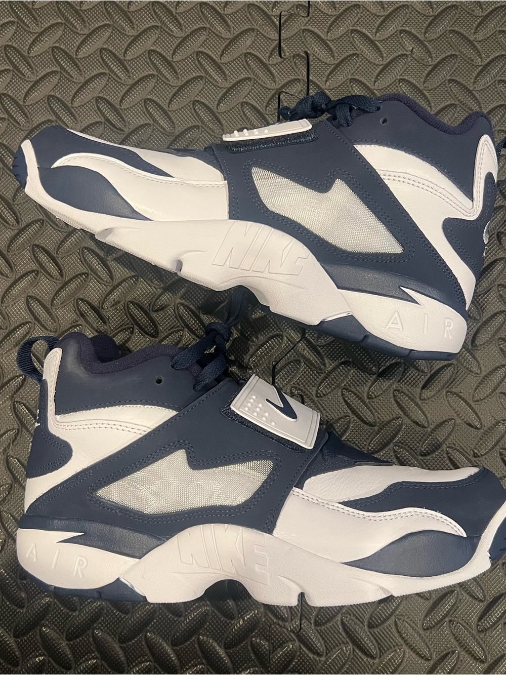 Nike Air Diamond Turf ‘Cowboys’ FZ8224-101 Size 9.5